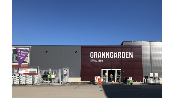 Välkomnande entré till Granngårdens butik i Växjö 