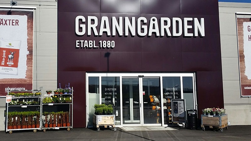 Välkomnande entré till Granngårdens butik i Falköping