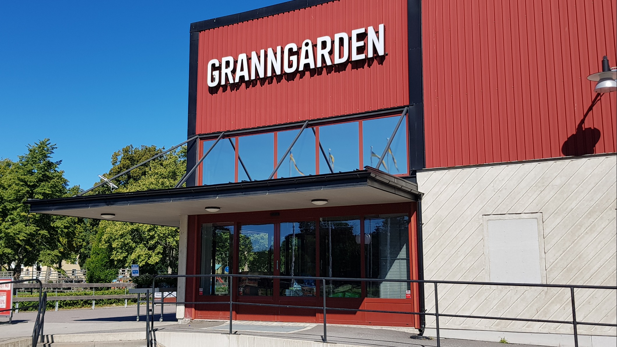 Välkomnande entré till Granngårdens butik i Arboga