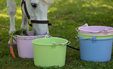 Köp hinkar och tunnor från Nordiska Plast på granngården.se